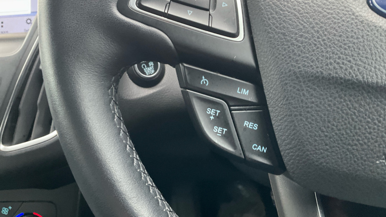 Ford Focus 1.0 EcoBoost 125 Titanium 5dr Petrol Hatchback